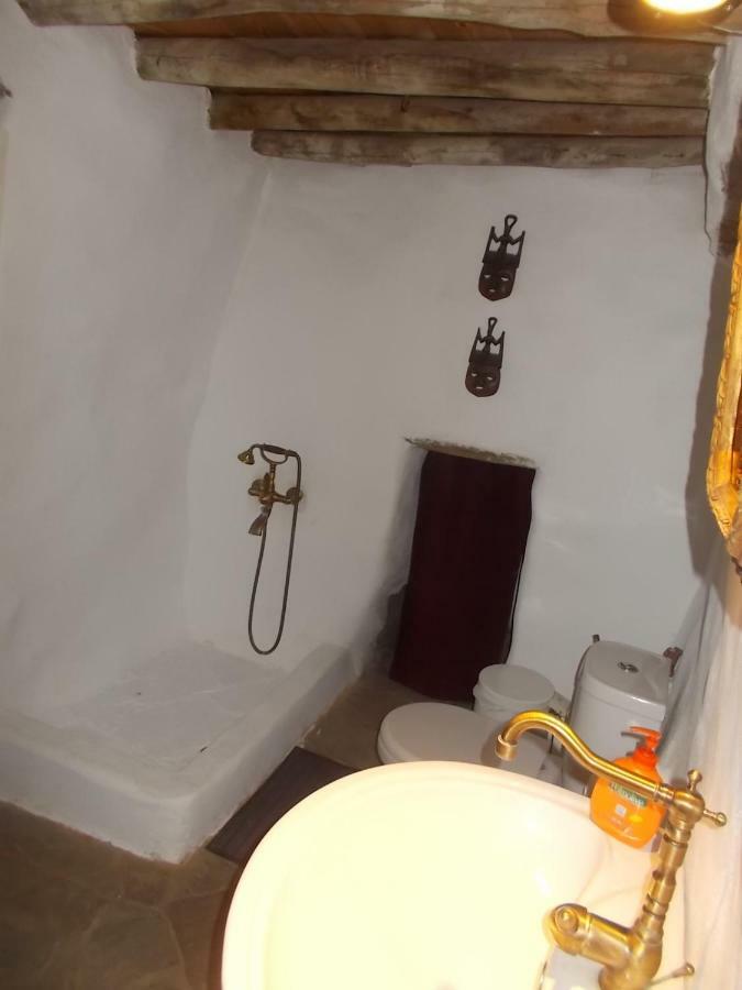 Cyclades Olive Museum'S Guest House Pitrofos Exterior photo