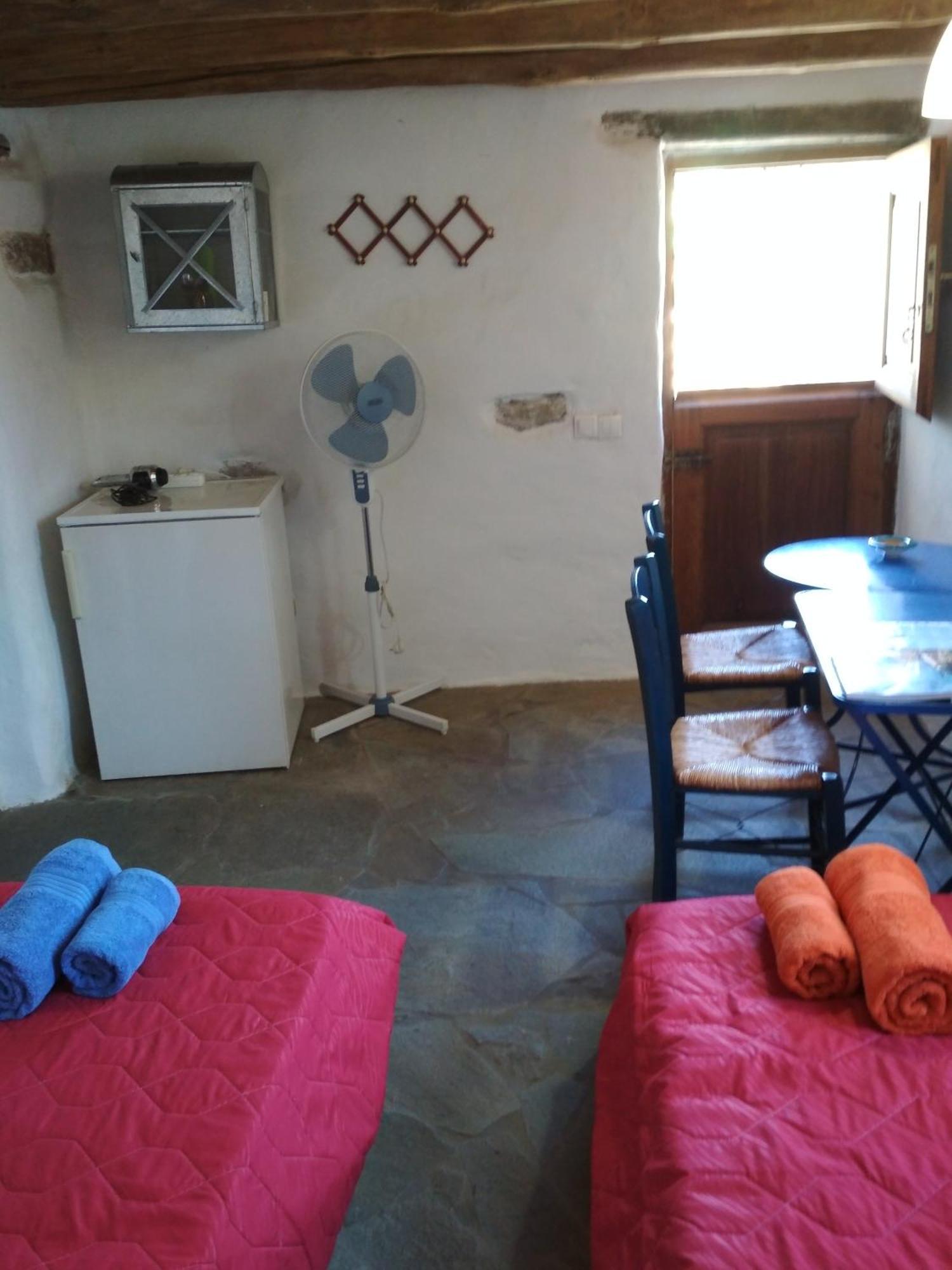Cyclades Olive Museum'S Guest House Pitrofos Exterior photo
