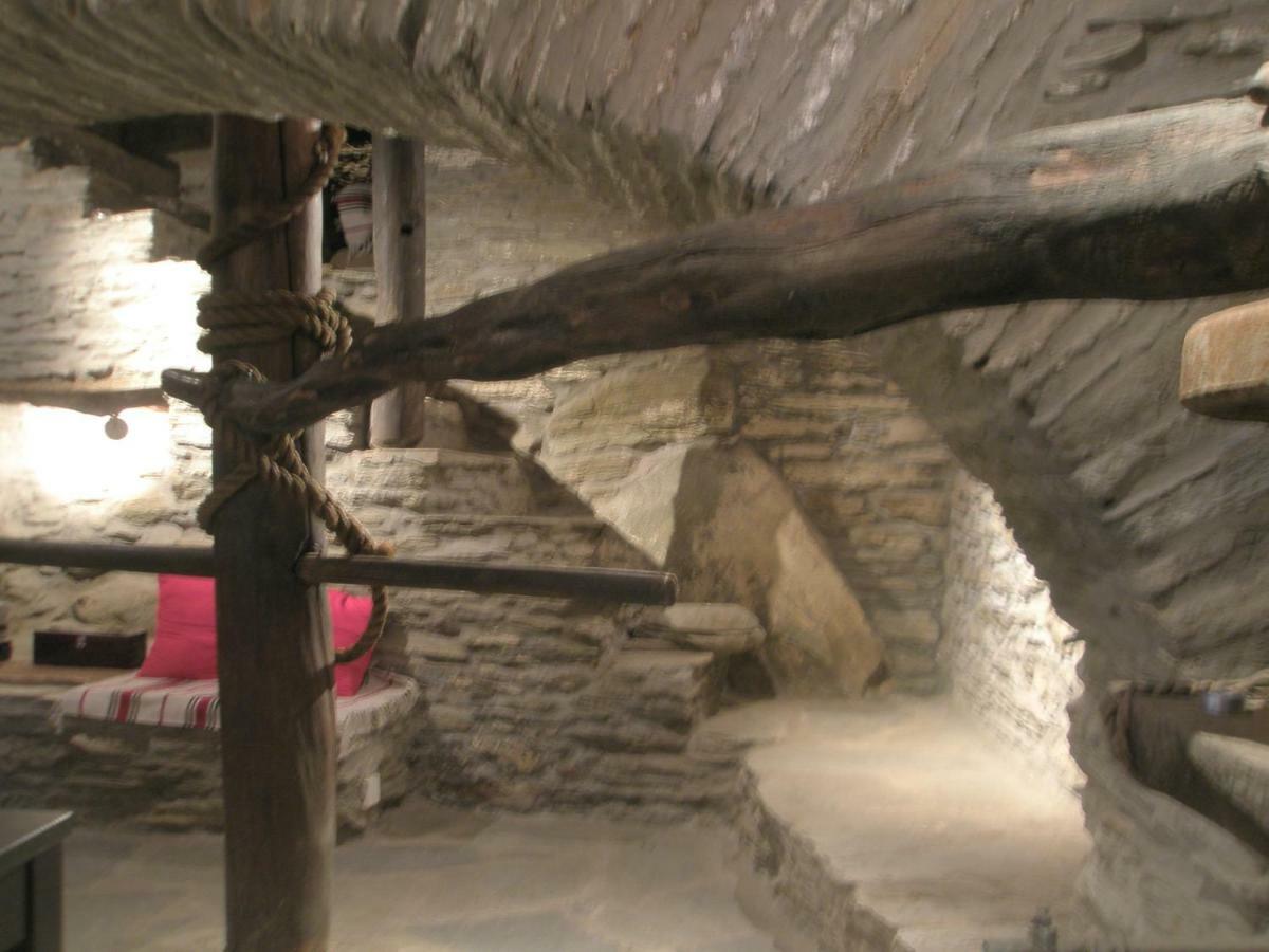 Cyclades Olive Museum'S Guest House Pitrofos Exterior photo